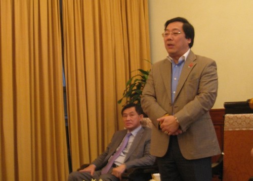Gia đình ông Johnathan Hạnh Nguyễn trao 2 tỷ đồng xây nhà bia tưởng niệm ở Trường Sa - ảnh 3